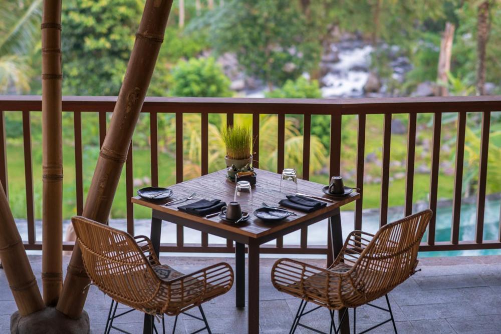 วาปา ดิ อูเม ซิเดเมน Hotel ซิเดอมัน ภายนอก รูปภาพ The restaurant at the resort