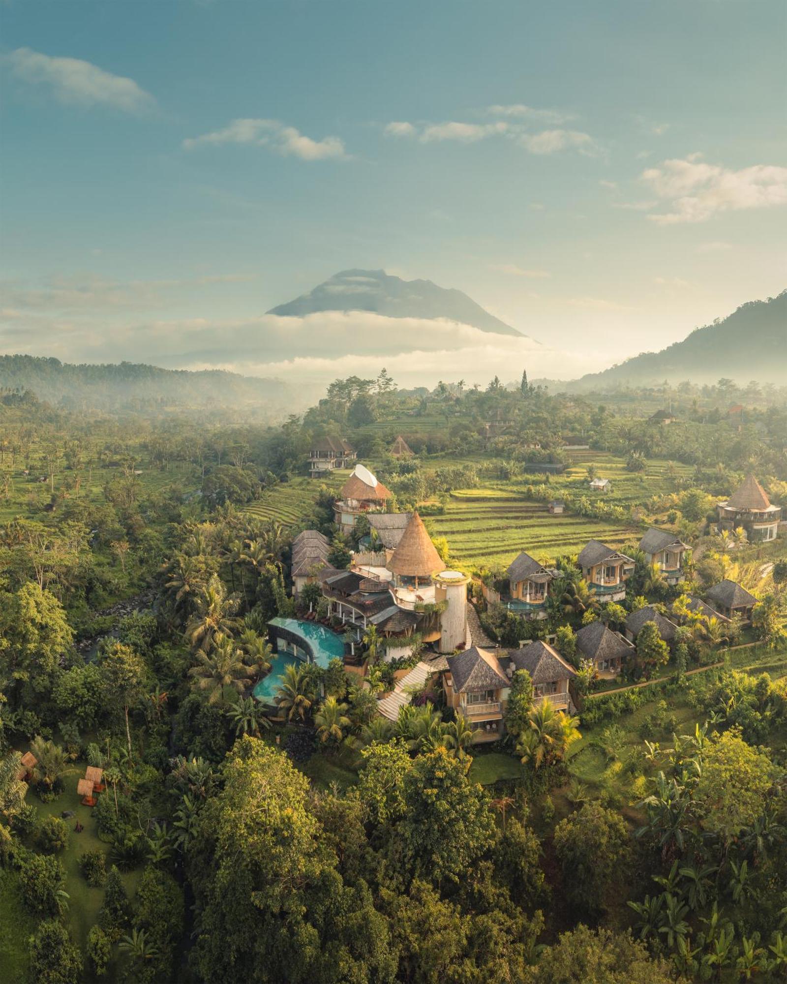 วาปา ดิ อูเม ซิเดเมน Hotel ซิเดอมัน ภายนอก รูปภาพ View of the resort